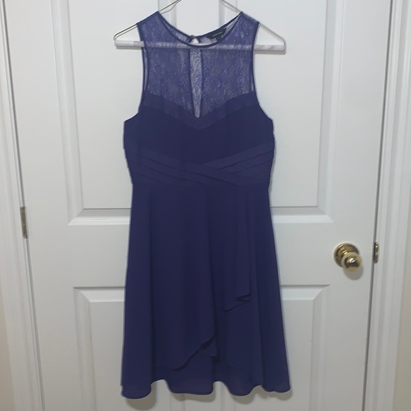 Knee length dress - Picture 1 of 3